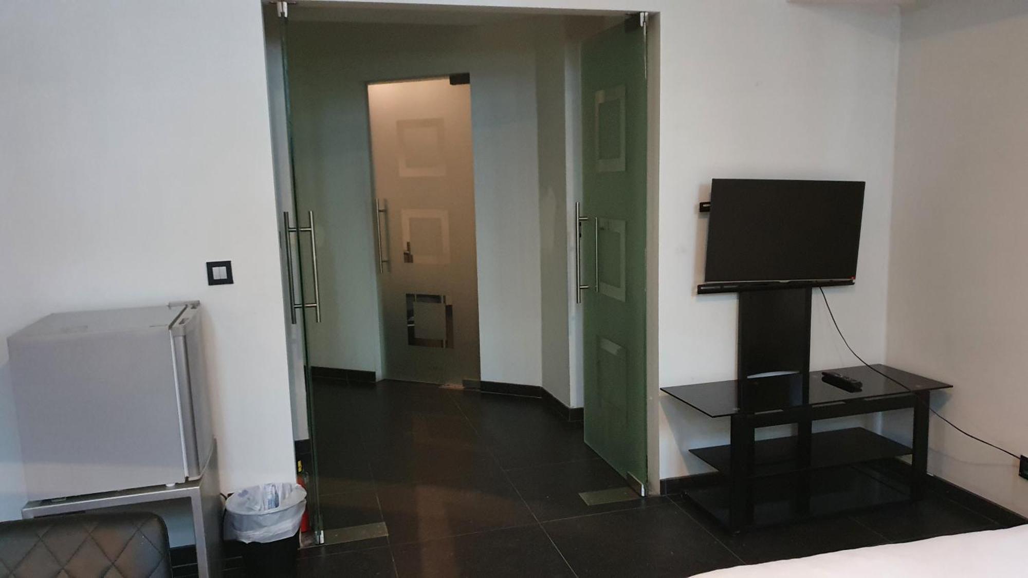 Guesthouse Marie Therese Bruxelles Eksteriør billede